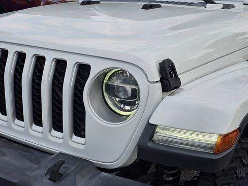 Used 2020 Jeep Gladiator Overland w/ LED Lighting Group AWD/4WD image 6