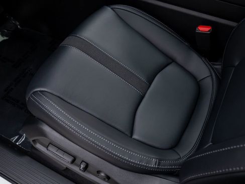 Certified 2025 Honda Pilot Touring image 16