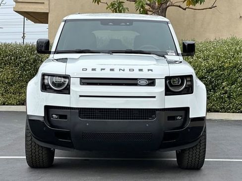 New 2026 Land Rover Defender 110 X-Dynamic SE image 8