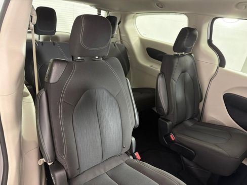 Used 2024 Chrysler Voyager LX image 24