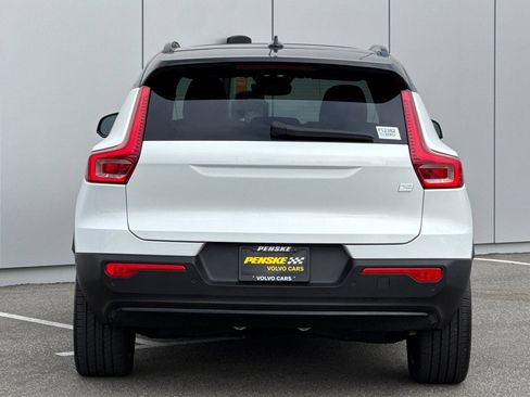 Used 2023 Volvo XC40 Recharge Plus AWD/4WD image 4
