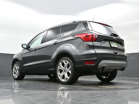 Used 2019 Ford Escape Titanium image 28