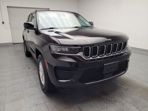 Used 2023 Jeep Grand Cherokee Laredo RWD image 14