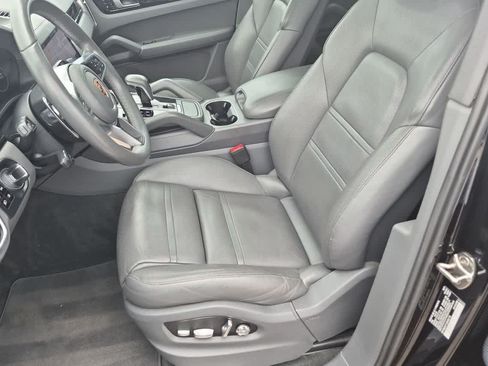 Used 2020 Porsche Cayenne AWD/4WD image 16