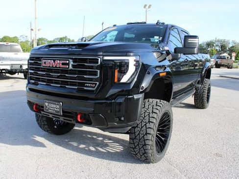 Used 2025 GMC Sierra 2500 AT4 w/ AT4 Premium Plus Package AWD/4WD image 3