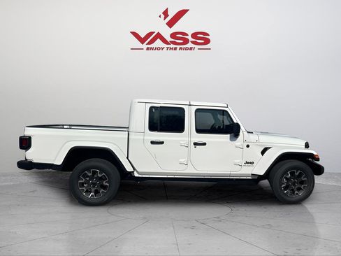 New 2026 Jeep Gladiator Sport AWD/4WD image 6
