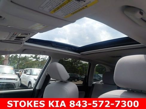 Used 2017 Subaru Forester 2.5i Premium w/ All-Weather Package image 26