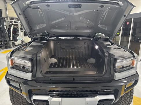 Used 2025 GMC Hummer EV 2X image 36