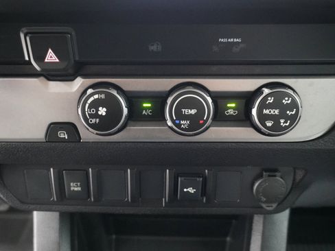 Used 2021 Toyota Tacoma SR w/ SR Convenience Package image 17