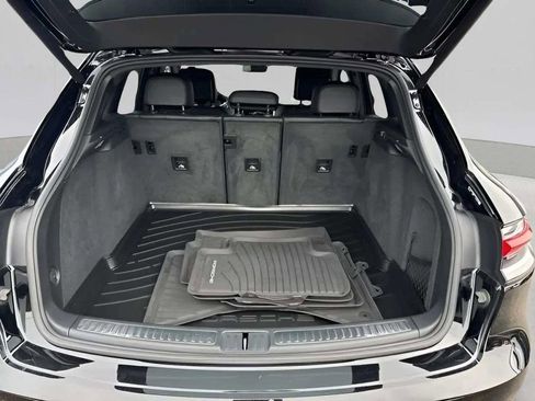 Used 2024 Porsche Macan Turbo AWD/4WD image 9