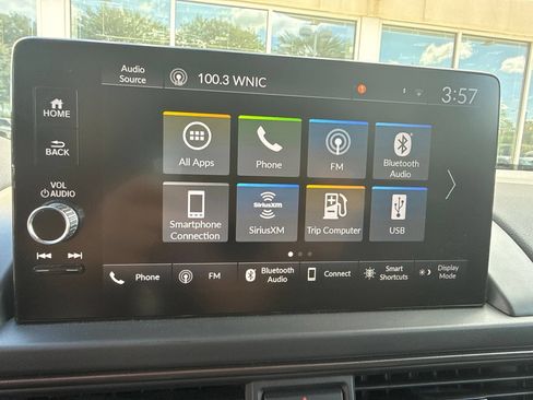 Used 2025 Honda Pilot TrailSport image 33