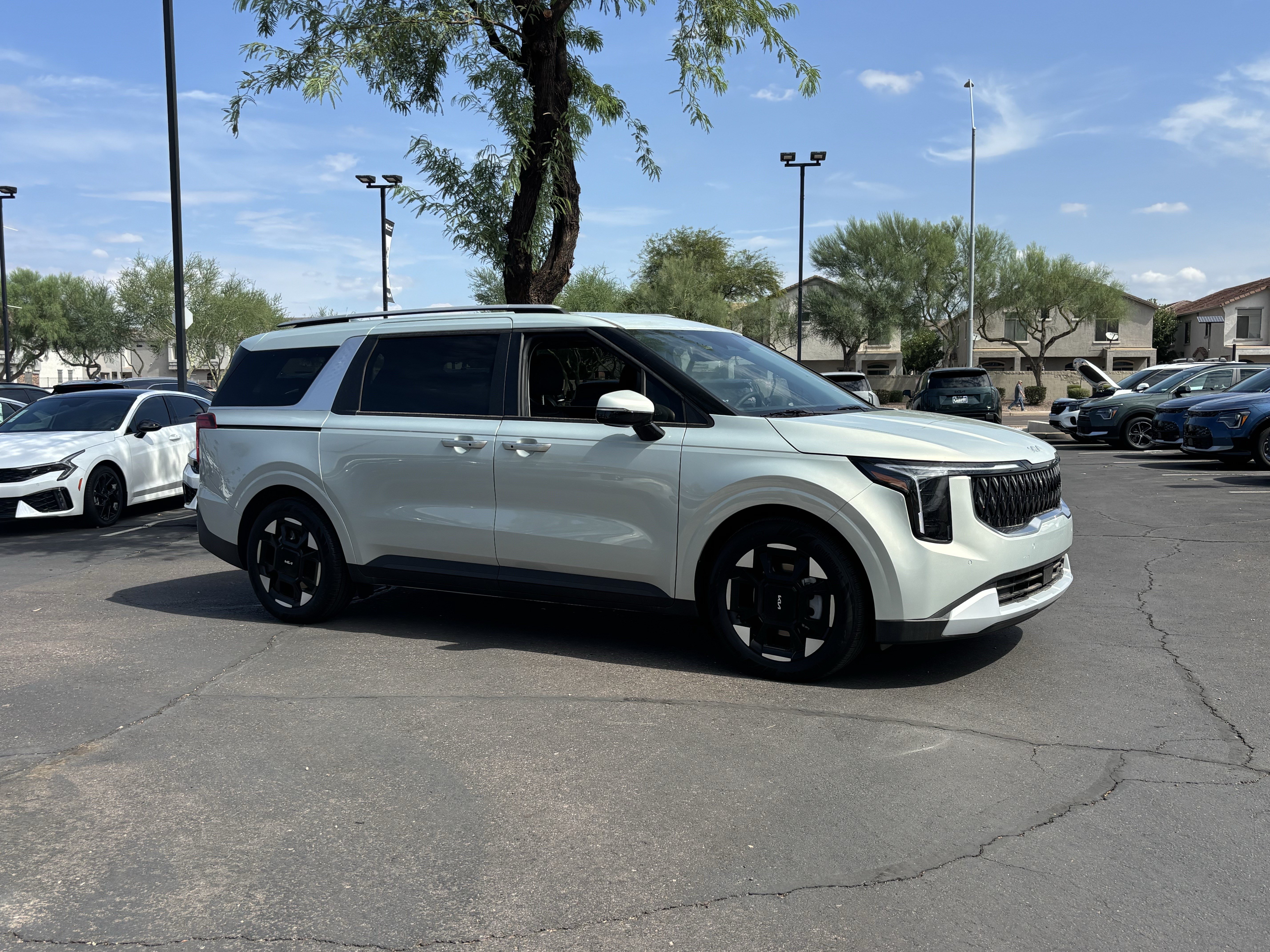 New 2026 Kia Carnival EX FWD image 31