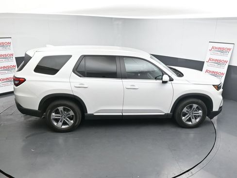 Used 2024 Honda Pilot EX-L image 17