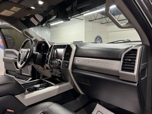 Used 2019 Ford F250 Lariat w/ Lariat Ultimate Package AWD/4WD image 39