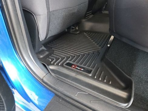 Used 2017 Toyota Tacoma TRD Sport AWD/4WD image 19
