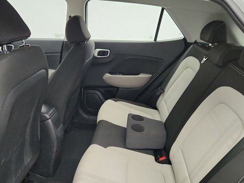 Used 2021 Hyundai Venue SEL w/ Cargo Package image 18