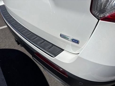 Used 2020 Ford Explorer Platinum w/ Premium Technology Package AWD/4WD image 6