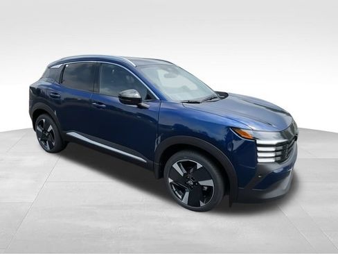 New 2026 Nissan Kicks SR w/ SR Premium Package AWD/4WD image 2