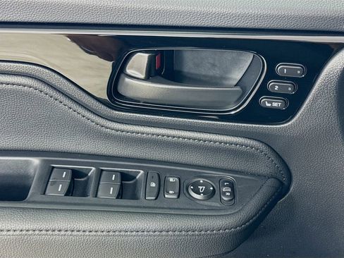 Used 2026 Honda Odyssey Touring image 24