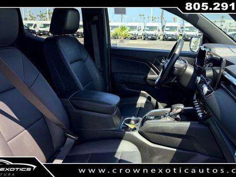 Used 2024 GMC Canyon Elevation w/ Elevation Premium Package AWD/4WD image 11