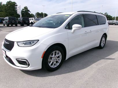 Used 2022 Chrysler Pacifica Touring-L
