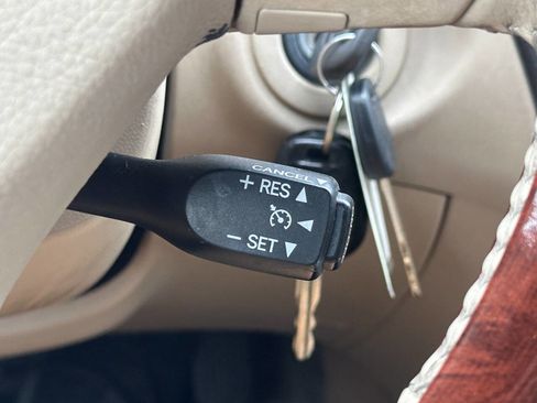 Used 2006 Toyota Solara SLE image 31