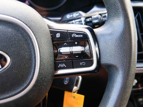 Used 2021 Kia Sorento LX FWD image 15