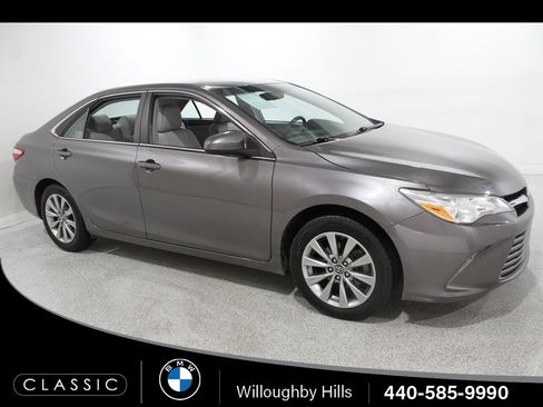 Used 2017 Toyota Camry XLE image 1
