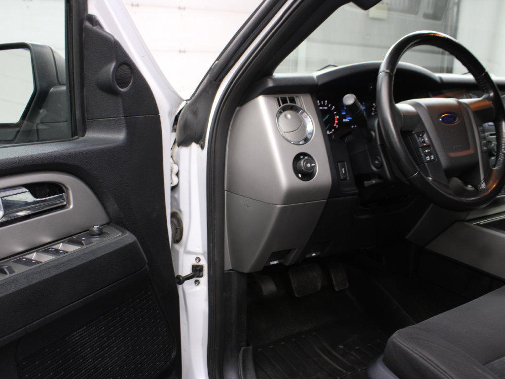 Used 2016 Ford Expedition XLT AWD/4WD image 47
