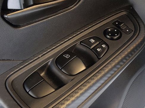 Used 2024 Nissan Versa S w/ Trunk Package image 27