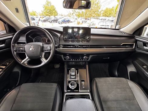 Used 2024 Mitsubishi Outlander SE AWD/4WD image 14