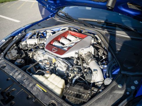 Used 2024 Nissan GT-R AWD/4WD image 18