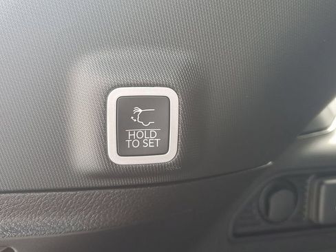 New 2025 Jeep Grand Cherokee Altitude image 10