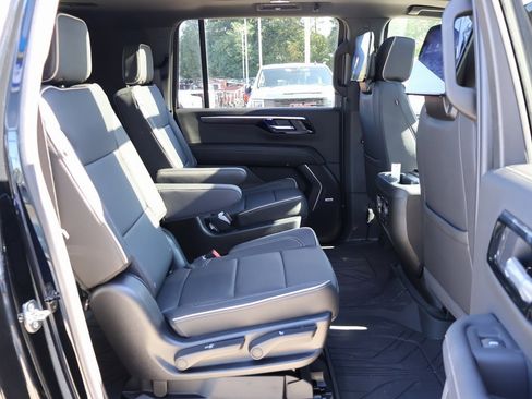 New 2025 Chevrolet Suburban Premier image 40
