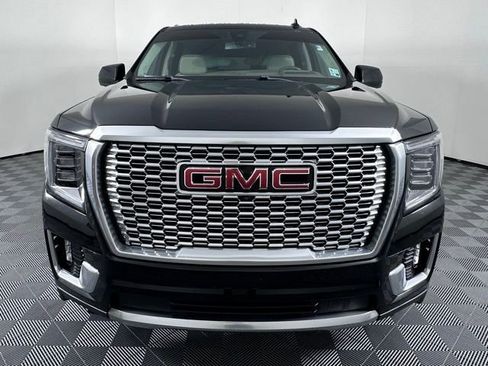 Used 2022 GMC Yukon XL Denali image 3