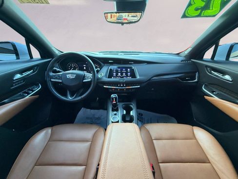 Certified 2023 Cadillac XT4 Premium Luxury w/ Technology Package FWD image 10
