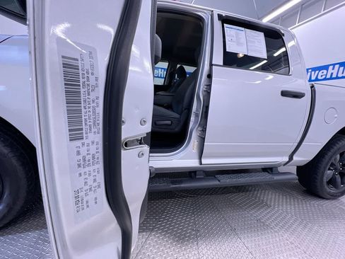 Used 2018 RAM 1500 Express w/ Express Value Package RWD image 39