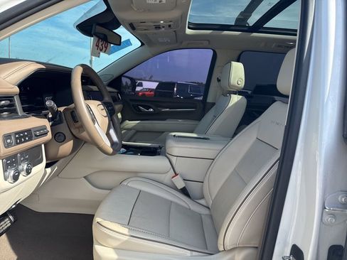 Used 2023 GMC Yukon XL Denali AWD/4WD image 5
