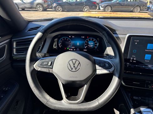 Used 2025 Volkswagen Atlas Cross Sport SE image 36