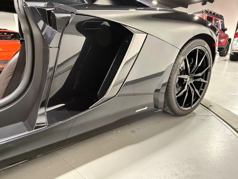 Used 2014 Lamborghini Aventador LP 700-4 image 46