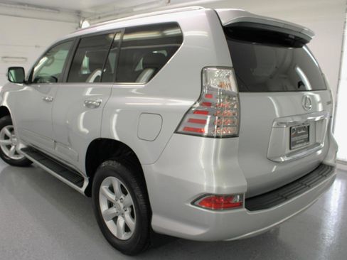 Used 2017 Lexus GX 460 image 31