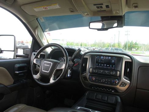 Used 2019 GMC Sierra 2500 Denali w/ Duramax Plus Package image 28