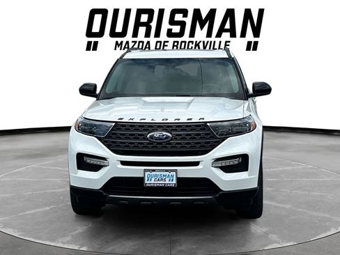 Used 2022 Ford Explorer XLT w/ Equipment Group 202A image 8