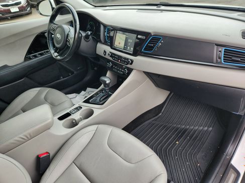 Used 2019 Kia Niro EX Premium image 16