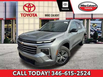Used 2024 Chevrolet Traverse LT
