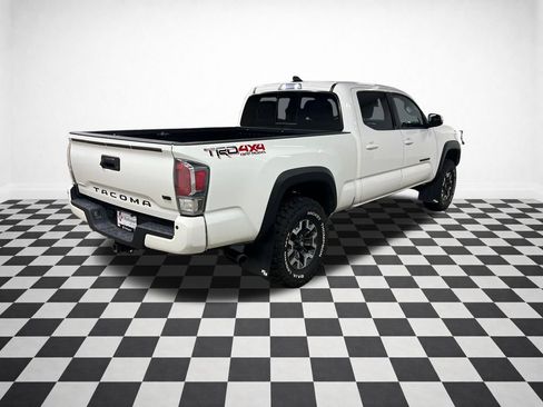 Used 2023 Toyota Tacoma TRD Off-Road w/ TRD Premium Off Road Package AWD/4WD image 8