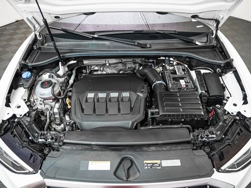 Used 2023 Audi Q3 2.0T Premium w/ Convenience Package image 4