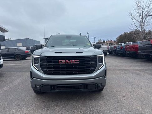Used 2024 GMC Sierra 1500 Elevation image 3