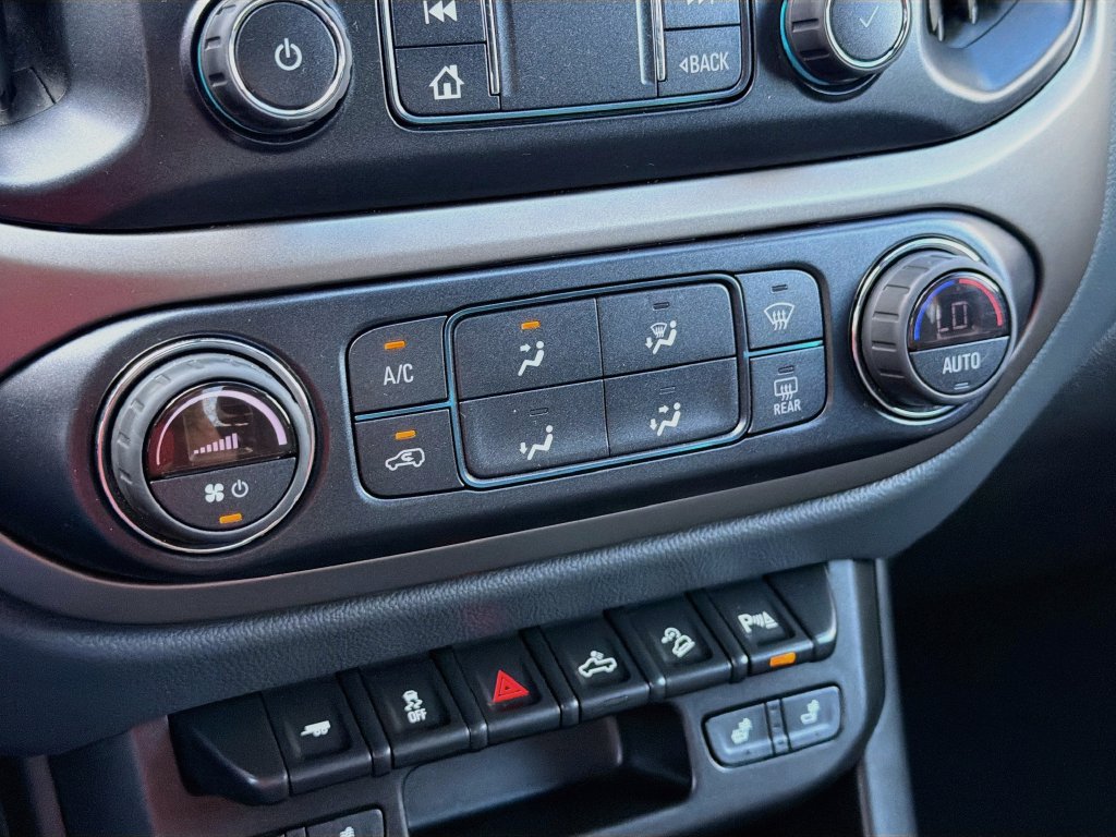 Used 2022 Chevrolet Colorado Z71 AWD/4WD image 15