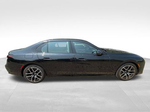Used 2025 BMW 740i xDrive AWD/4WD image 7